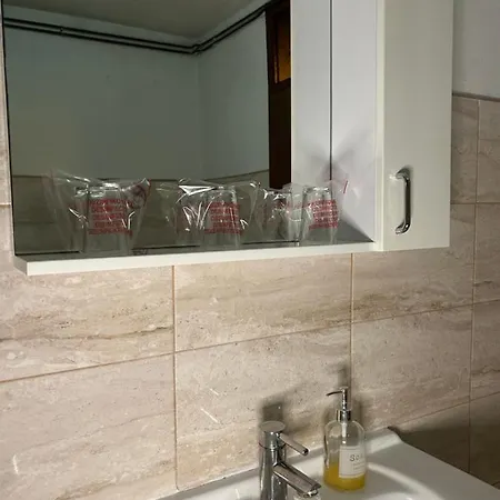 De Luxe * Tuzla